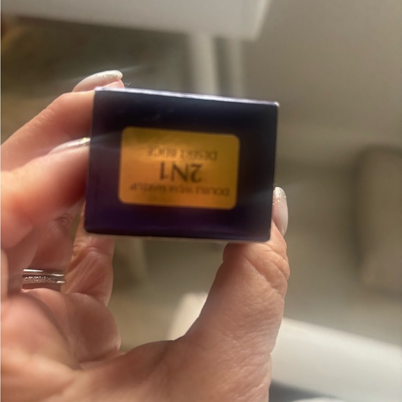 Estee Lauder Double Wear Stay-in-Place Makeup 2n1 - Picture 2 of 2